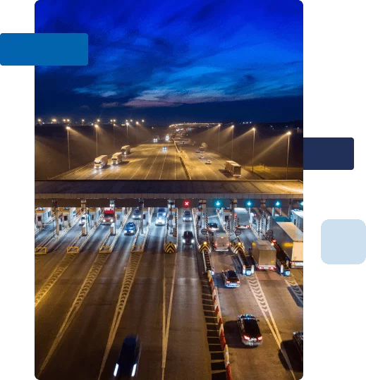 Estrada com pedágio a noite